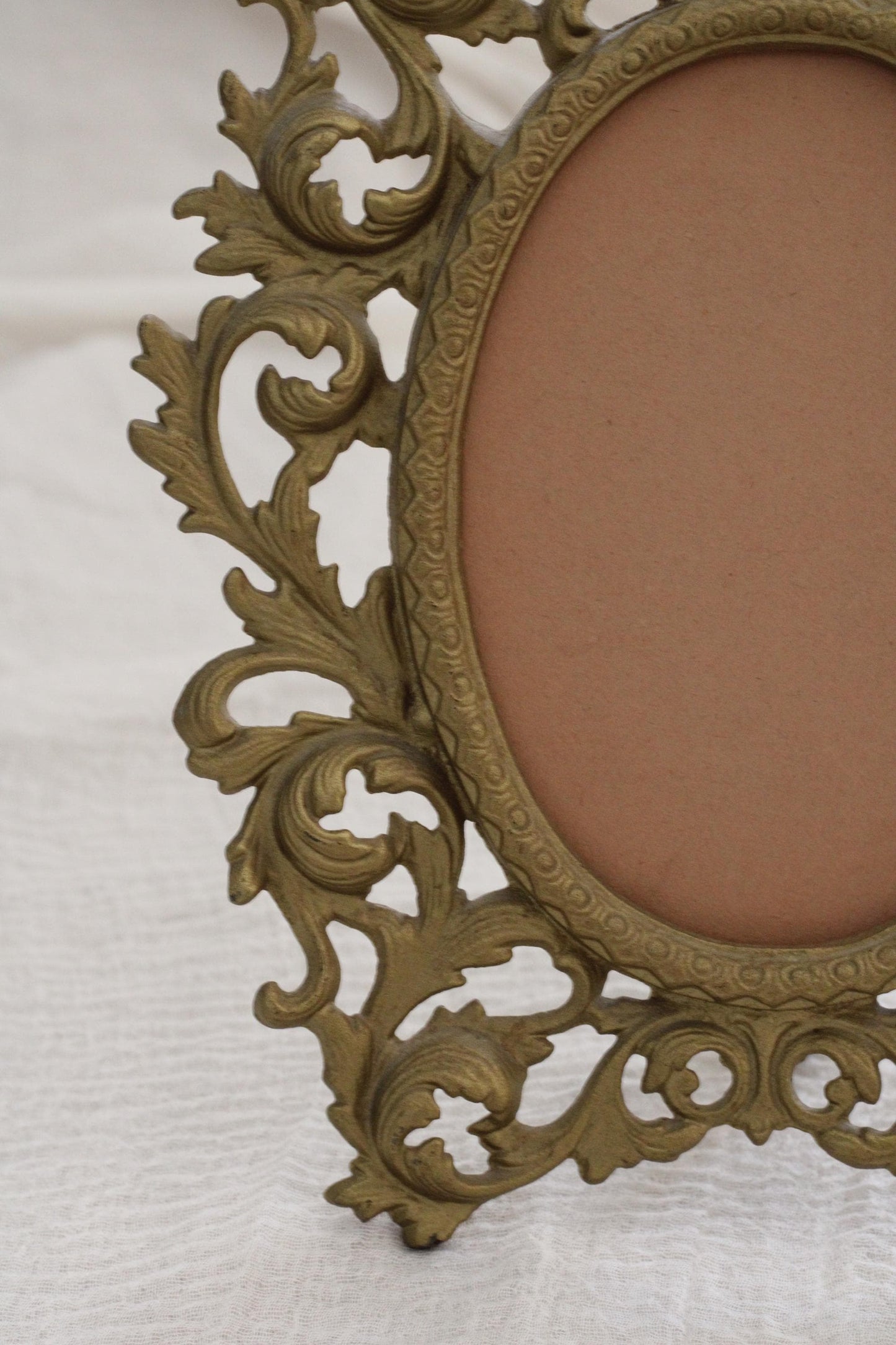 Vintage Ornate Metal Oval Frame Gold Tone