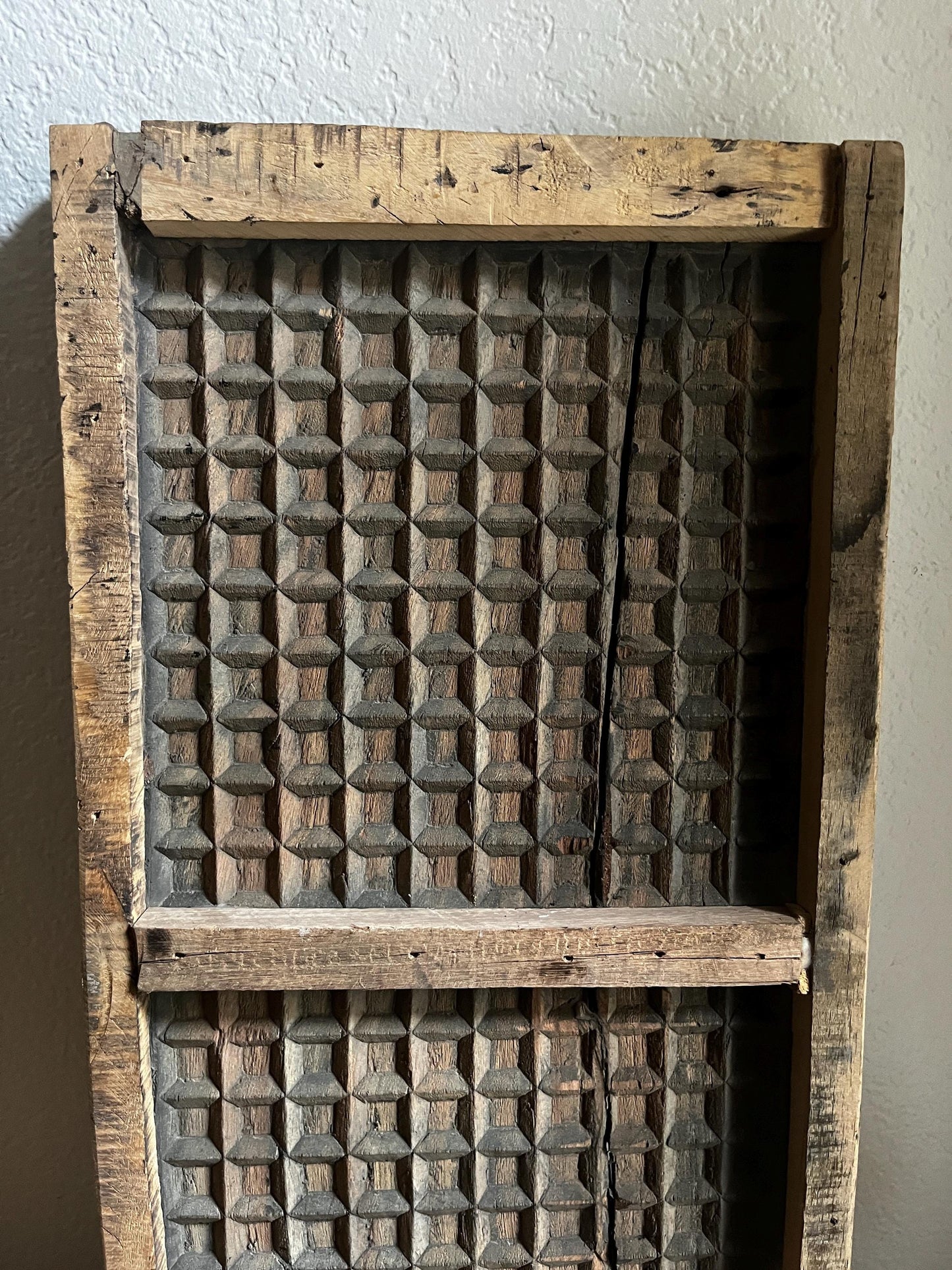 Vintage Wooden Concrete Mold (Medium)