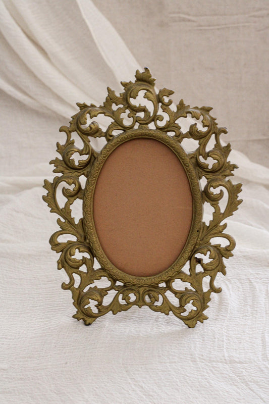 Vintage Ornate Metal Oval Frame Gold Tone