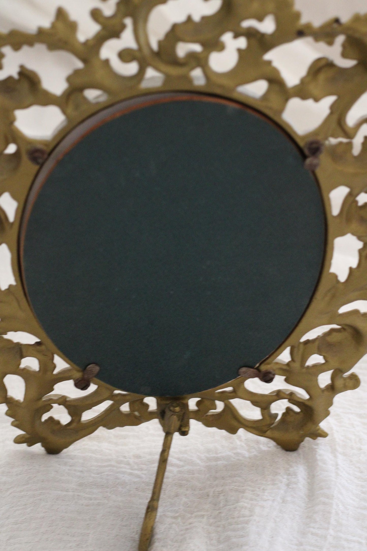 Vintage Ornate Metal Oval Frame Gold Tone